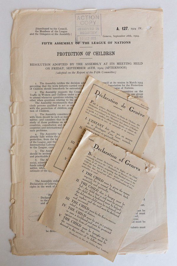 "The child that is hungry must be fed.
The child that is sick must be helped.
The orphan &amp; the waif must be sheltered and succoured.
The child must be the first to receive relief in times of distress"

#ChildRights Declaration, 1924, is #For#EveryChild ➡️buff.ly/4i4JuuU