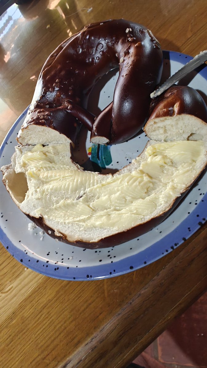 Ich bin eigentlich nur ausgewandert um mal wieder gescheite Brezeln zu bekommen.