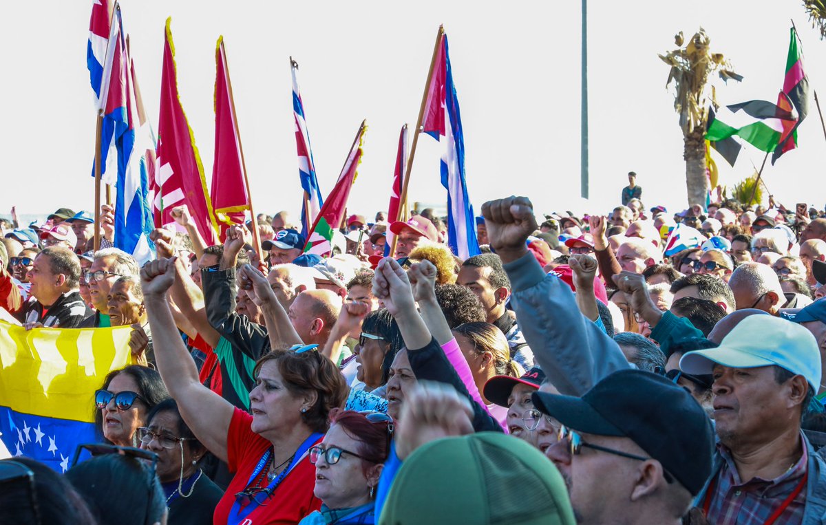 ✊️🇨🇺🇻🇪
#CubaConVenezuela