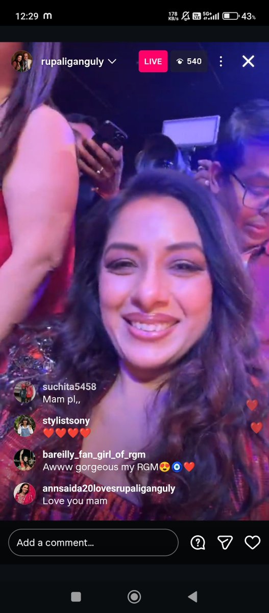dreamgirlanurup's tweet photo. Someone came live guys ๐ #cutiepie #Anupamaa #RupaliGanguly #babuu @TheRupali ๐ https://t.co/wmgLyriVSe