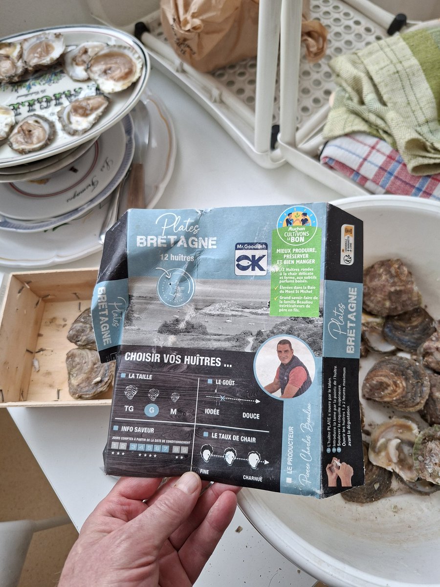 Danton_LEF's tweet photo. @AUCHAN_France 

 En les ouvrant à la maison, j'ai constaté que plusieurs huîtres étaient déjà ouvertes et présentaient des signes évidents de décomposition (odeur désagréable et aspect altéré).
Ce produit était donc impropre à la consommation https://t.co/fQfjWx2cyJ