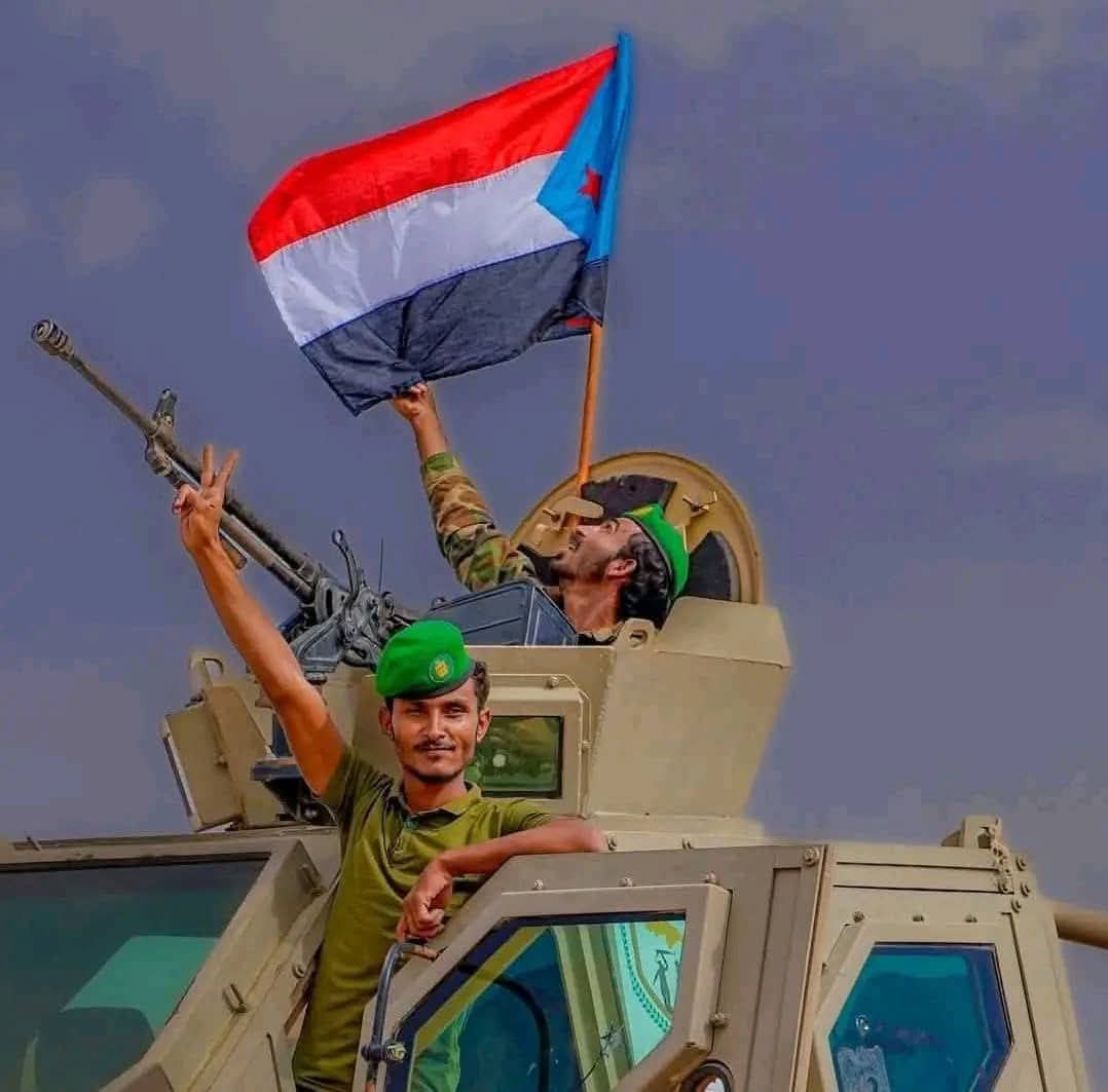 AdenWedad's tweet photo. من لديه قضية ويؤمن بها لايخسر ابداً ولعلها فرصة لتنكشف بعض الوجوه وتظهر على حقيقتها.. لا تيأس إذا رجعت خطوة للوراء فلا تنسى أن السهم يحتاج أن ترجعه للوراء لينطلق بقوة إلى الأمام. https://t.co/KU5lAY0Qjd