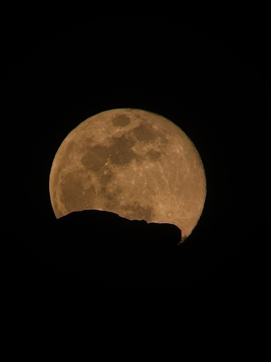 jusstmohammed's tweet image. The first full moon in the year