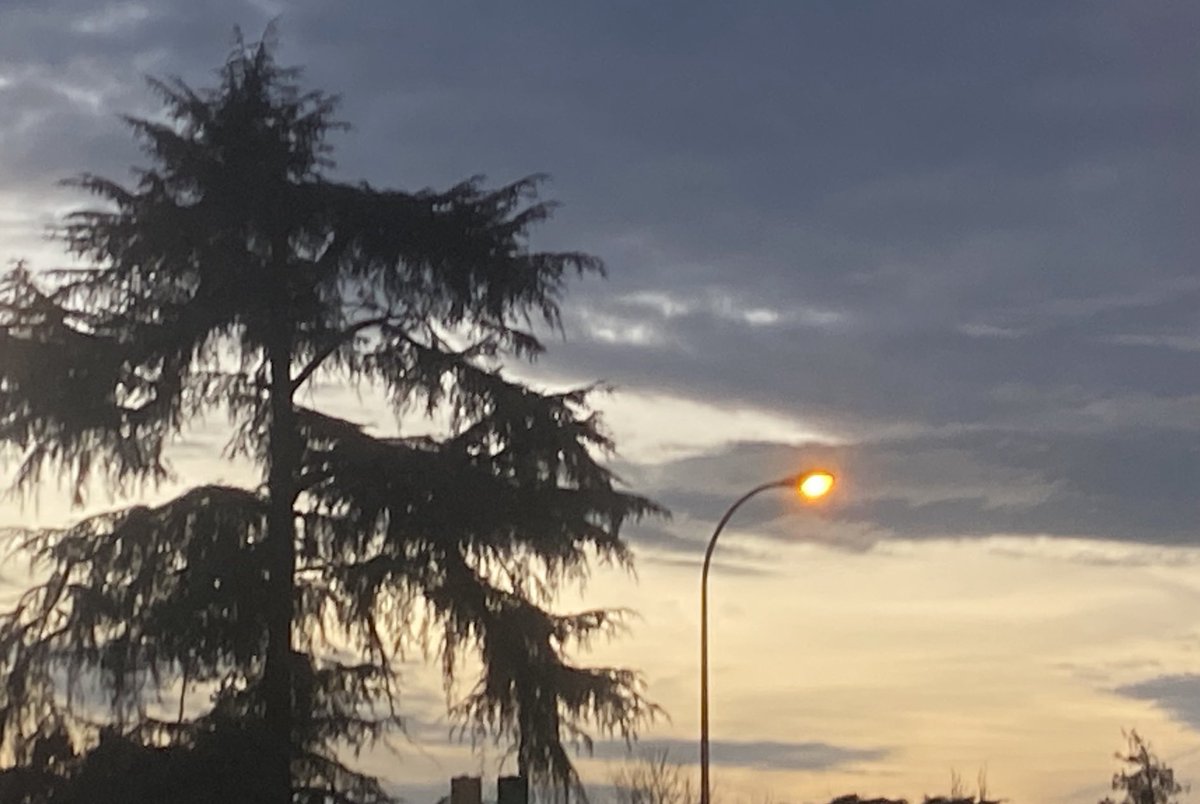 Atardece, que no es poco.
Mañana será otro día…