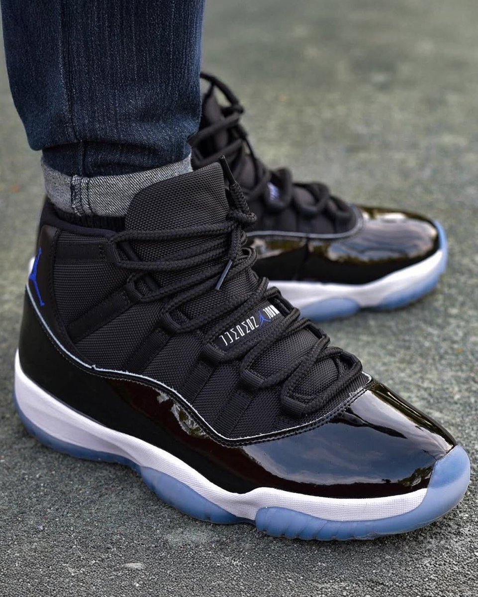 space jam jordan 11 on feet