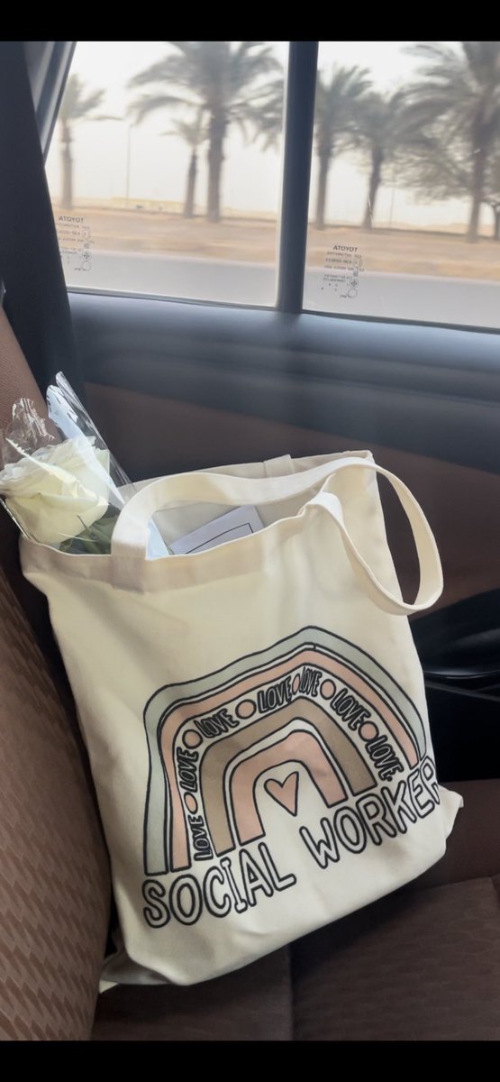 Fai_SW1's tweet image. خِتام ثالث فصل دراسيّ من رحلة الماجستير، درب أثمر بمشاريع قيّمة، ومعارف متألقة، والكثير من الدعم والتقدير؛ فالحمد لله حمدًا كثيرًا 🤍