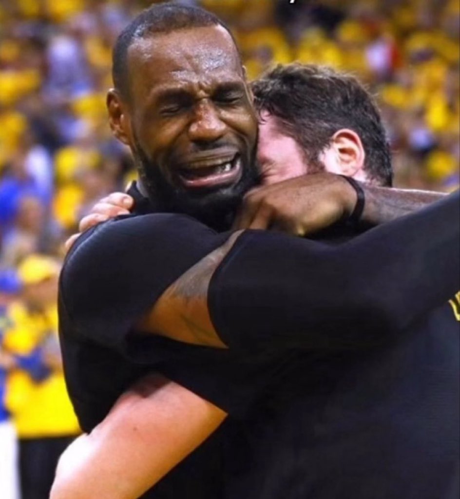 POV: Thieves in Africa when the police arrive before the community