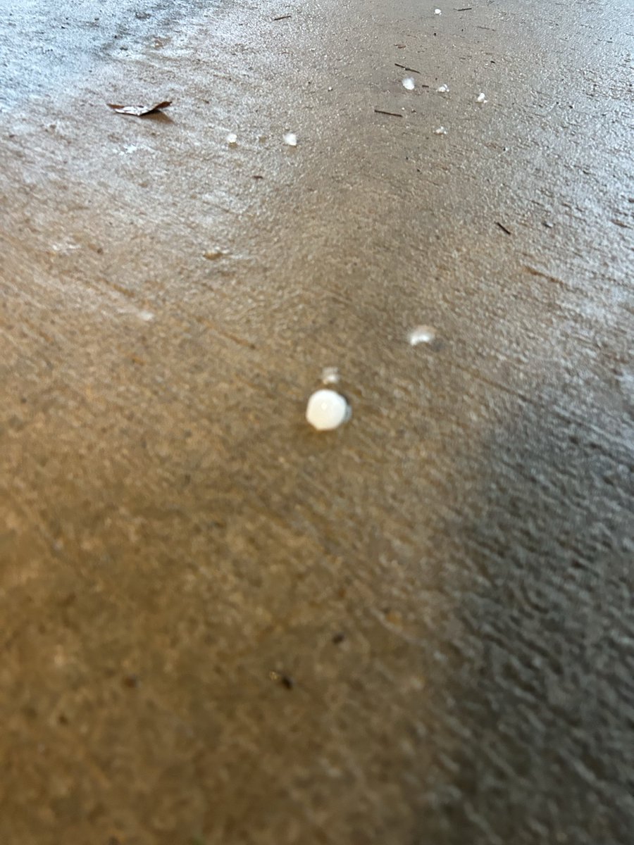 nwfltracking's tweet image. Hail falling in Milton

@NWSMobile @rzweather