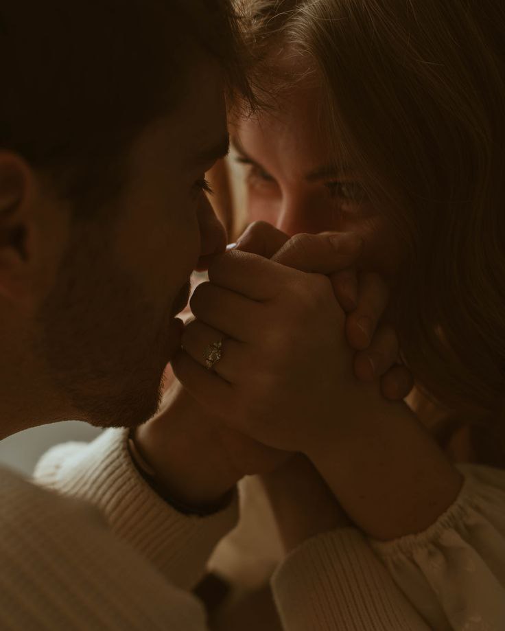 ‌‌آلما 🍏
ببین!! حرفِ دلِ منو فروغ فرخزاد داره میگه ؛

💥بعضی حرف‌ها را
فقط دست‌ها به هم می‌گويند،
فقط دست‌ها......✔

🍒🍒🍒🍒🍒🍒🍒🍒🍒🍒🍒🍒🍒🍒
#دستای_کوچولوش
#دستای_مهربونش
#گرمای_دستای_لطیفش