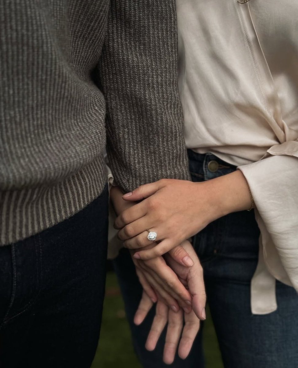 RenegadeBlo0d's tweet image. El papá de una generación se nos comprometió 🥹 Vegetta y Silvia se casan