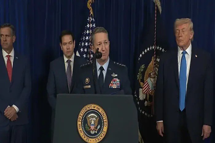 Así fue la operación de captura de Nicolás Maduro
EE.UU. revela detalles de la operación militar que derivó en la captura de Nicolás Maduro, ejecutada por fuerzas especiales tras meses de planificación. srradio.com.ec/asi-fue-la-ope…