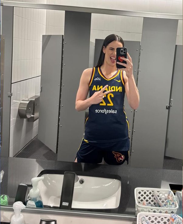 liyawhis's tweet image. no one will ever gaslight me into thinking cc isn’t fine as fuck bro