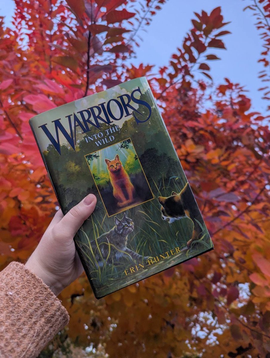 rainylavndr's tweet image. ˗ˏˋ ★ ˎˊ˗ i hear it's new years #booktwt intro time 𖹭ֶָ֢

✴︎ she/her, 25
✴︎ fav genres: fantasy, sci-fi, thriller, queer lit, &amp;amp; sapphic romance  
✴︎ cr: starling house 
✴︎ extra: i have two gray cats iroh &amp;amp; bumi, write fantasy, and do calligraphy :)