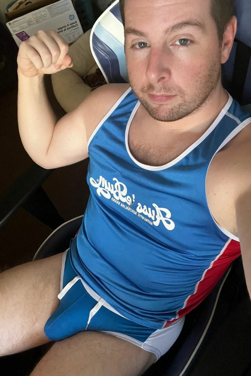 HappyBulge's tweet image. Steven relaxing in Colored Curves #swimsuit for #FriendFriday WEEKEND

happybulge.com/products/color…

#swimwear #swimsuits #swimming #swimmer #menswear #underwear #speedos #speedo