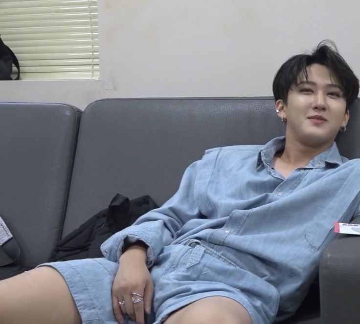 my brain reminded me of #him 🚬