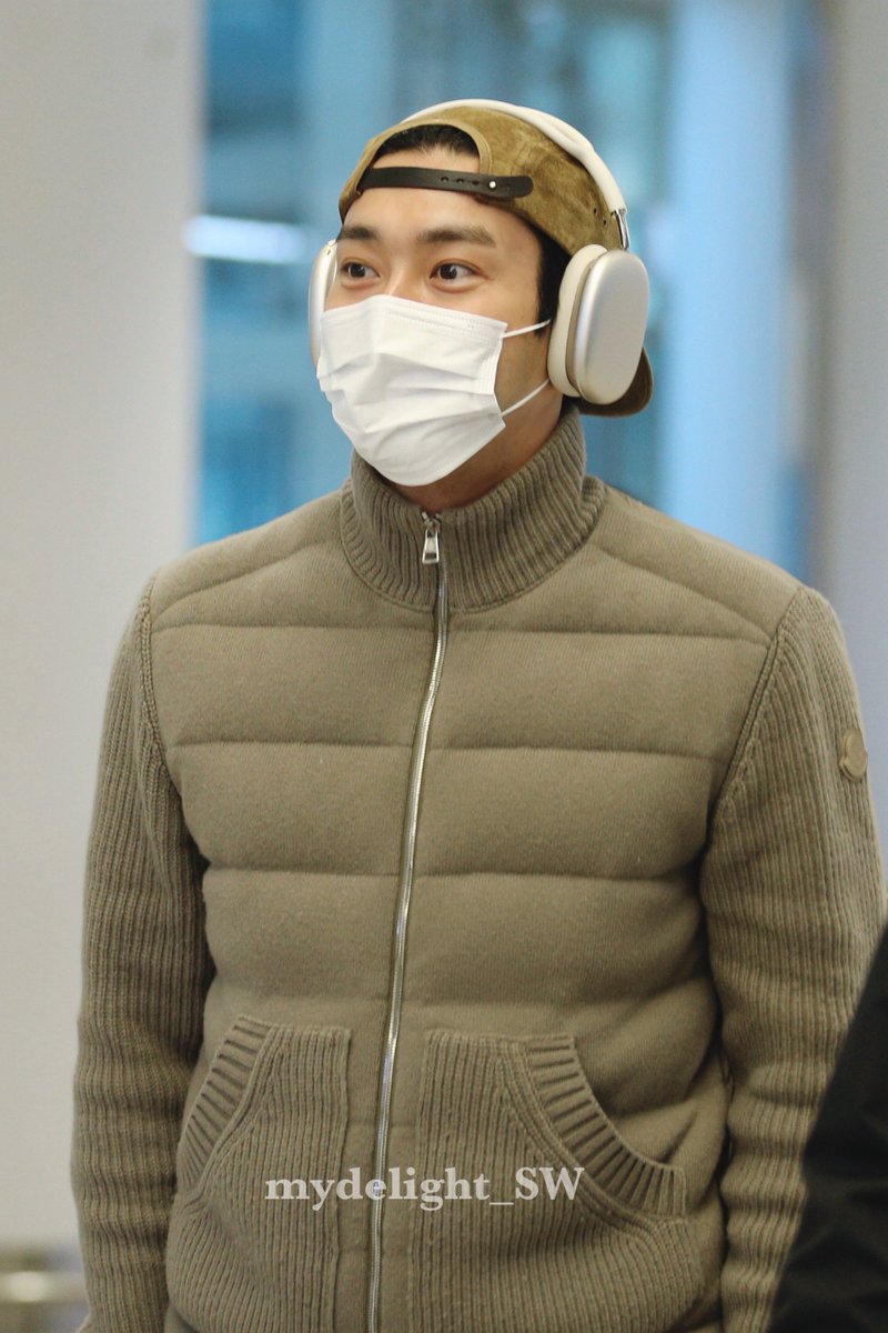 MyDelight_SW's tweet image. 260104 인천공항

26년도 첫 한국!!!
이제 최시원 보유국 Ϛ⃘๑ɞ̴̶̷ .̫ɞ̴̶̷ू꒜

#시원 #최시원 #SIWON #崔始源 #シウォン 
#슈퍼주니어 #SUPERJUNIOR @siwonchoi