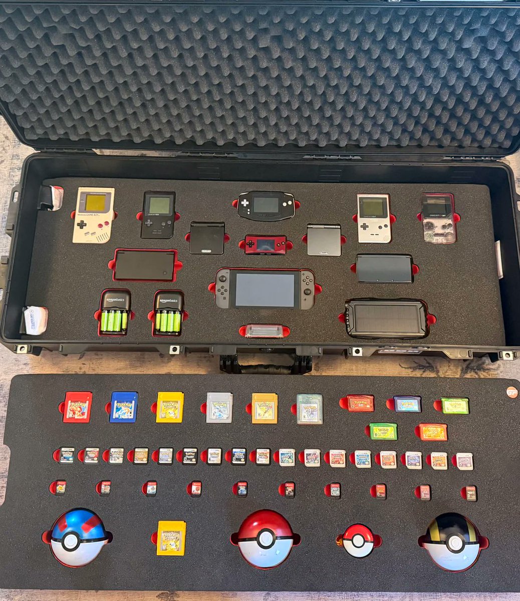 FanaticsCollect's tweet image. Pokémon superfan prepares for the apocalypse with custom case 😅

He shared this on Reddit, writing: “If the apocalypse ever happens, I’ll make sure Pokémon survive.”

“Still have every Pokémon I’ve ever caught.”

(via AByteOfLogic/Reddit)