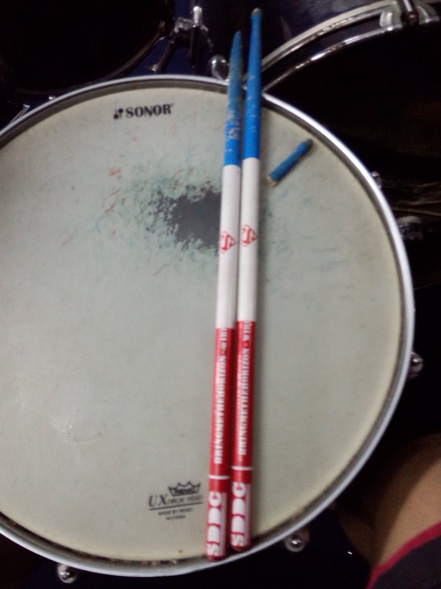 Kok bisa ya saya dulu ada pikiran custom stick drum kaya begini, katro gila