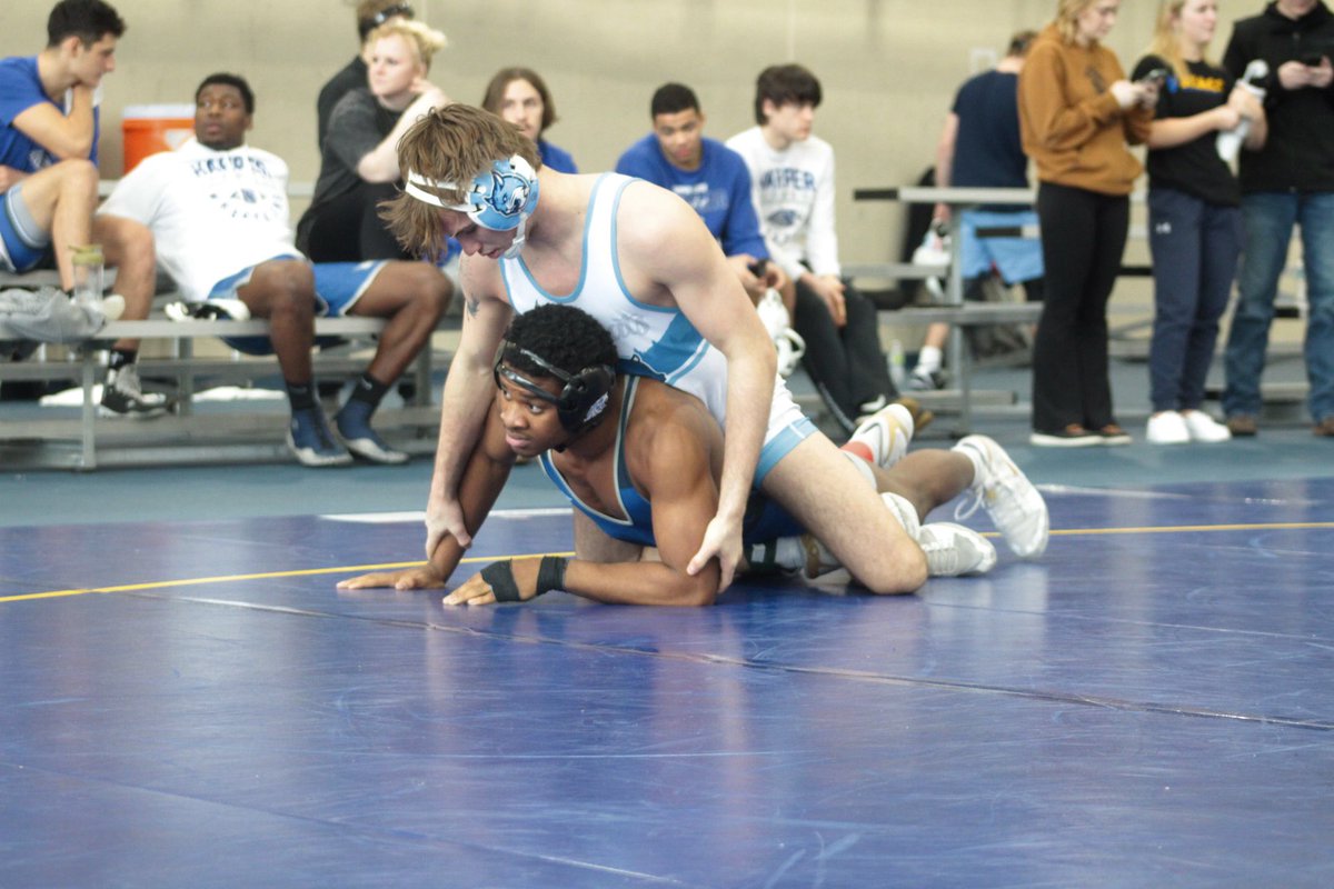 Battle for the Helmet results from today🤼‍♂️

Team CHAMPS🏆

Jeremiah Brown - 141 Champ
Keith Smith 157 Champ
Jack Doughty 184 Champ 
Grant Schwerdtfeger 197 Champ
Ira Jenkins 197 Champ
Ethan Elliott 149 Runner-Up
Landon Bates 149 3rd
Silas Foster 165 Runner-Up
Jhmai Boyd - 4th