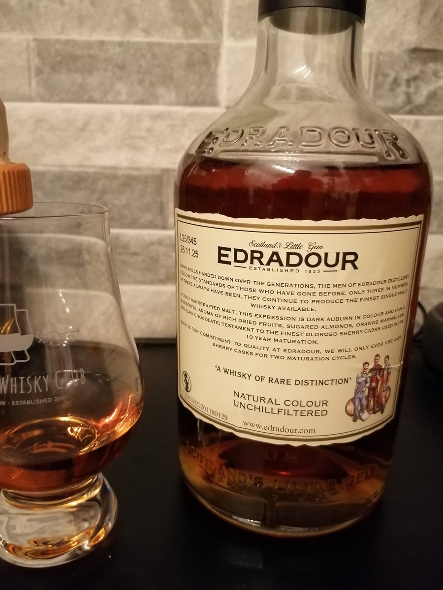 BertSmedley's tweet photo. @PaulOBrien10 @DingleWhiskey @beardydave81 @Graham__Coull @cb_phil @j_k357 @Sav70 @mjpm67 @BrianVolkert @Imagicranium @Bilcro @BADONICUS @craftbeersoflre #MidnightFlange Paulinho🥃🐢💥
#LadsLadsLads🇮🇳
#Drams4Jesus🎅 https://t.co/sVYWAgsWB2