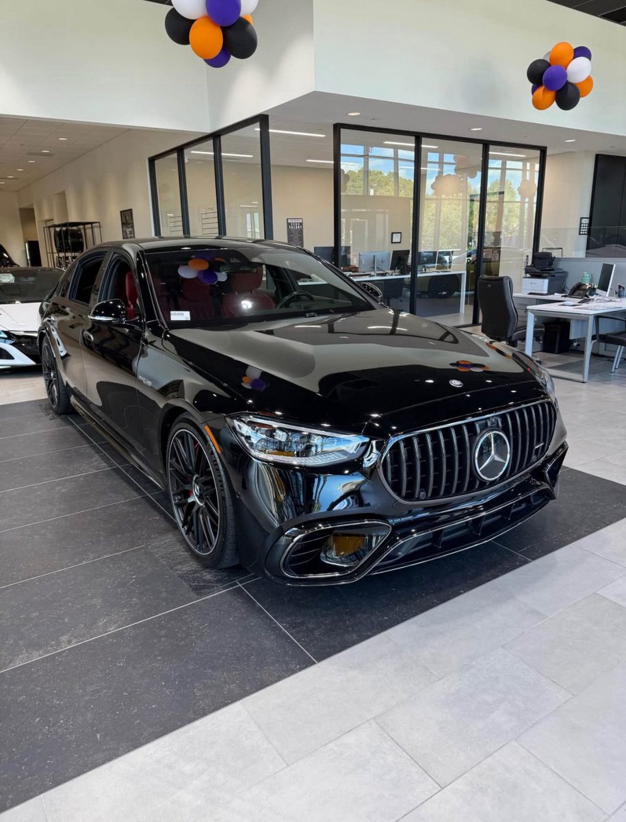 PrototypeVergo's tweet image. Cashed out crypto profits yesterday, and today I’m stepping into a brand-new Mercedes-Benz S63. Still feels unreal, but the grind is definitely paying off. Big shoutout to my coach @TradeWithKori for guiding me every step of the way. Best New Year gift I could’ve asked for 🎆💯