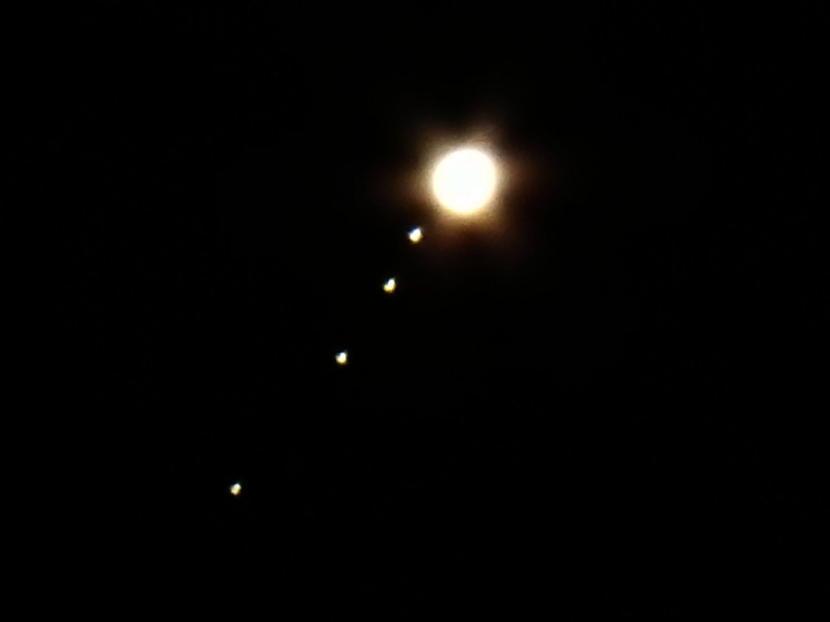 mildthing99's tweet image. *We are family*
#Jupiter + #GalileanMoons
L&amp;gt;R #Callisto #Europa #Io #Ganymede over #SurreyHills
@SurreyHillsNL @DavidBflower @metoffice @StormHour @ThePhotoHour