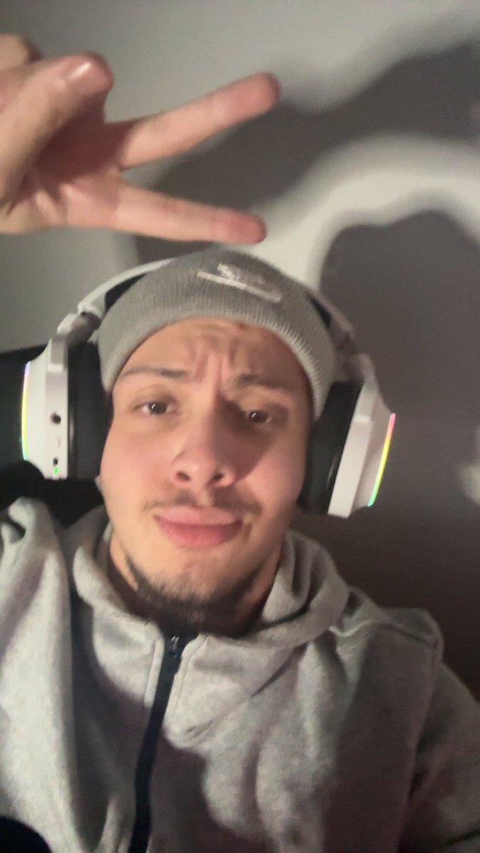 JuniorLeJ_'s tweet image. Fin du subathon.

Merci les frères d’avoir suivi c’était vraiment une expérience incroyable, ceux qui ont donné, mes frères qui m’ont accompagné les donateurs et les viewers, un grand merci ❤️

J’prends quelque jours pour moi on se voit avant la VCL France 🫶