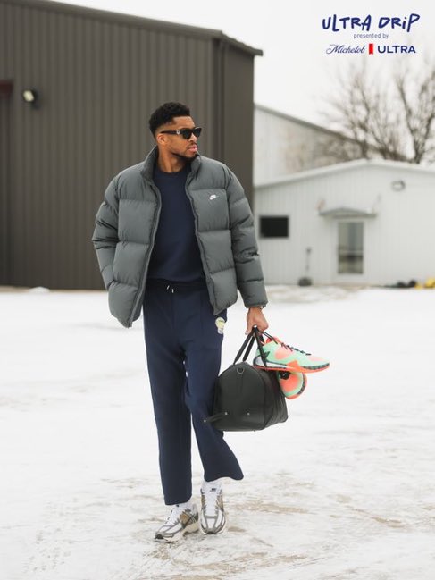 34for2's tweet image. Giannis rockin with the Freak 1’s

Aura