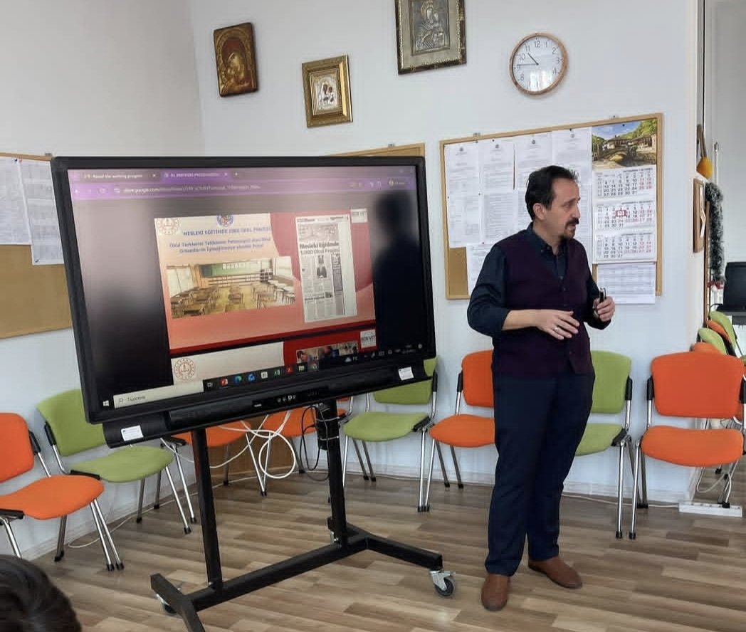 📍 Plovdiv, Bulgaristan | 1. Gün
✅ BGB-VET Açılış Toplantısının ilk günü tamamlandı!
Toplumsal cinsiyet eşitsizlikleri MEÖ bağlamında ele alındı, proje planı, roller, risk ve kalite süreçleri netleştirildi.
🔗 bgbproject.eu
#BGBVET #BreakingGenderBias #ErasmusPlus
#VET