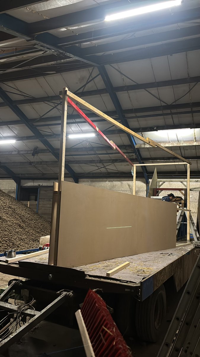 Het is weer dit tijd van het jaar 🔨 🔧🪚🍻