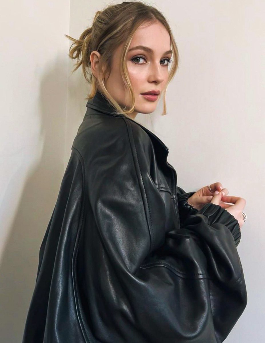 _filmcrave's tweet image. Hannah Dodd stuns for ‘BRIDGERTON’ Season 4 press. 📷