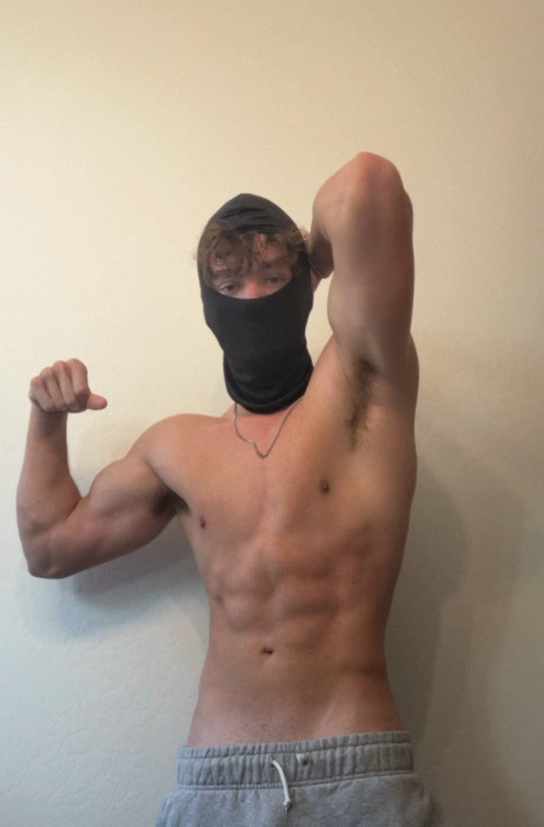 AmericanAlphas1's tweet image. Shoutout to the hottest 6'5 alpha @AlphaMassaMikey who been putting out just 🔥🔥pics lately