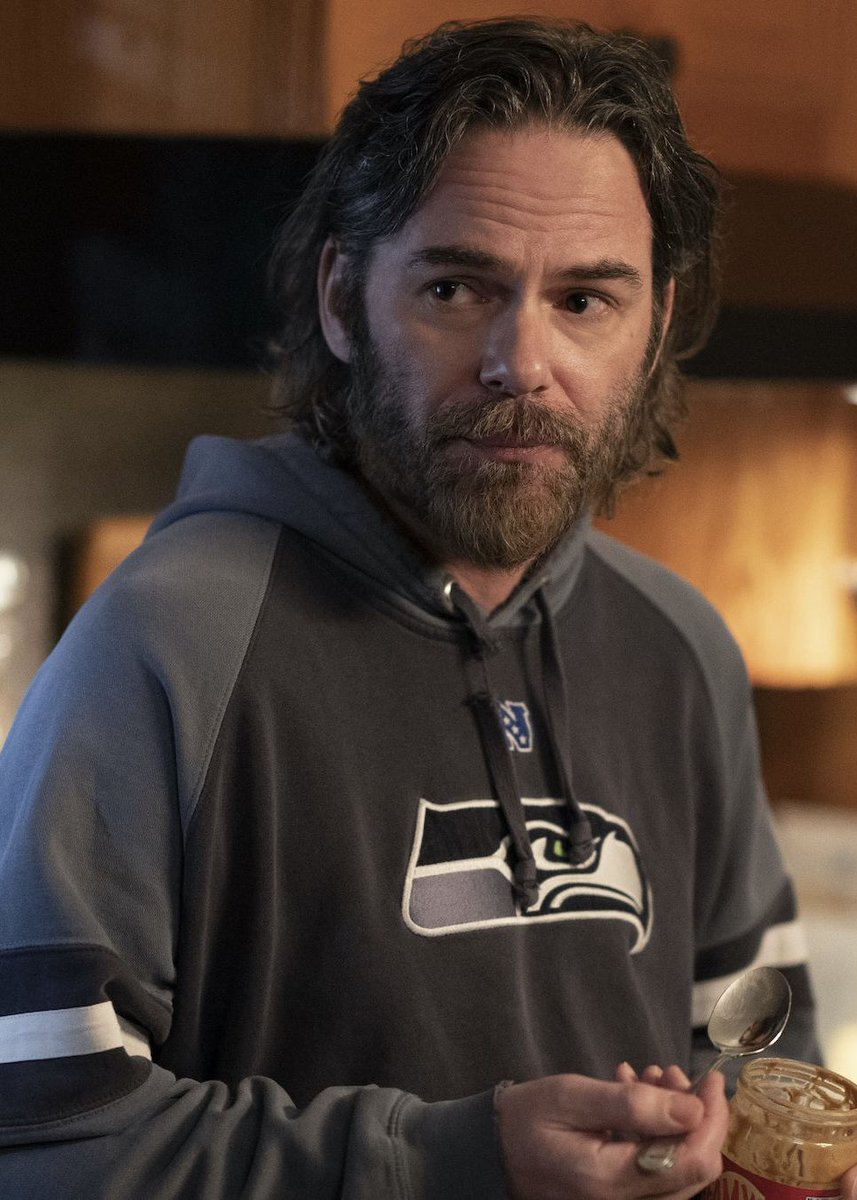 BillyBurkeFansU's tweet photo. #MAIDNetflix, a must-watch show inspired by Stephanie Land's best-selling memoir.
📝 After fleeing an abusive relationship, a young mother finds a job cleaning houses as she fights to provide for her child and build them a better future. Billy plays her estranged father Hank. https://t.co/MVZnXIaVSa