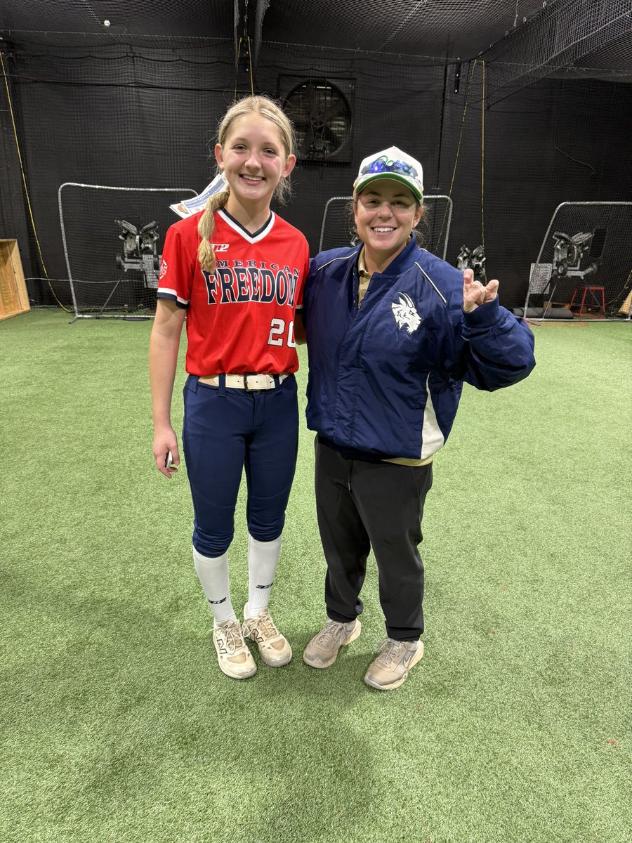 jayde_ray28's tweet photo. Great work this morning at the Dobbins Softball Camp π₯ Loved competing and getting catcher reps behind the plate. Thank you to the coaches! #AFSoftball #3n2 #teammizuno #StrongAF #BeBetter https://t.co/n2bFmguGHS