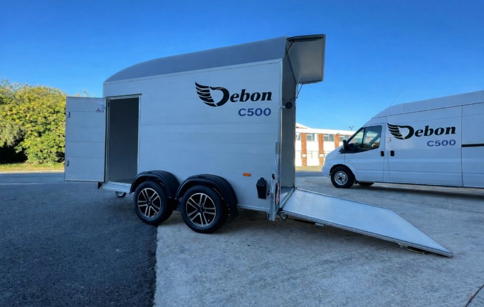 The New 2026 #Debon C500 with a massive payload capacity from £5,350 +VAT
#INSTOCK
New Debon C500 Box Van Trailer 2600kg twin axle with Aluminium side walls.
#Free Delivery*
#Vanlife
flbp.uk/debon/c500/