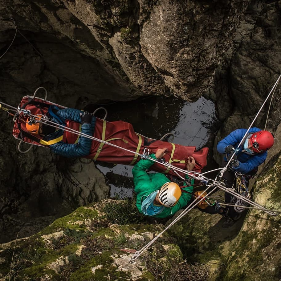 Con ganas de comenzar el año docente en Bedmar. Del 19 al 23 de enero estaremos por tierras jienenses, impartiendo el curso de rescate vertical en lugares de dificil acceso. Tú pon la motivación, nosotros ponemos el resto 💪🏻