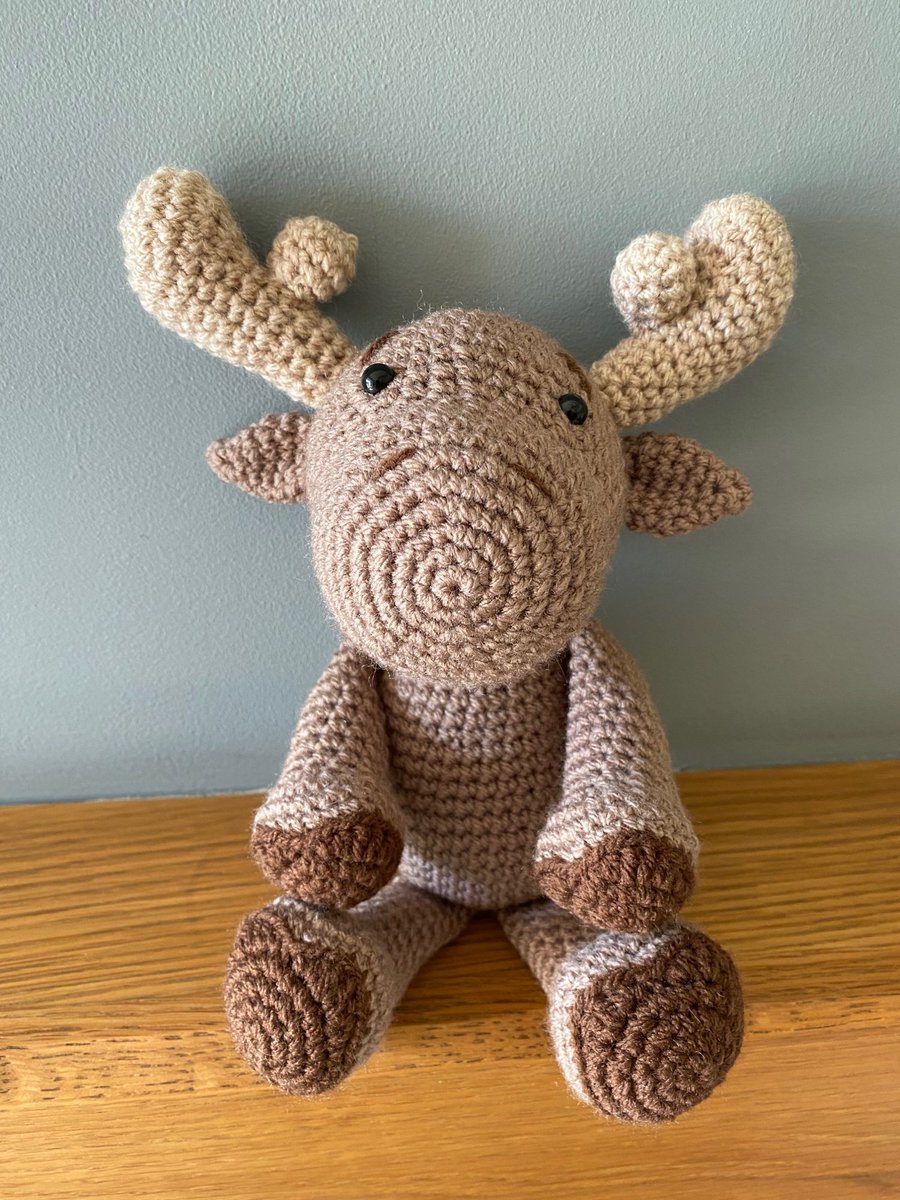 Tanyawarren's tweet image. A moose on the loose or a dear little reindeer.  Whichever, he is very cute and looking for a home.

Just one available and only £23 inc. p&amp;amp;p (UK)

bitzas.etsy.com/listing/154151…

#CraftBizParty #FirstTMaster #MHHSBD #shopindie
