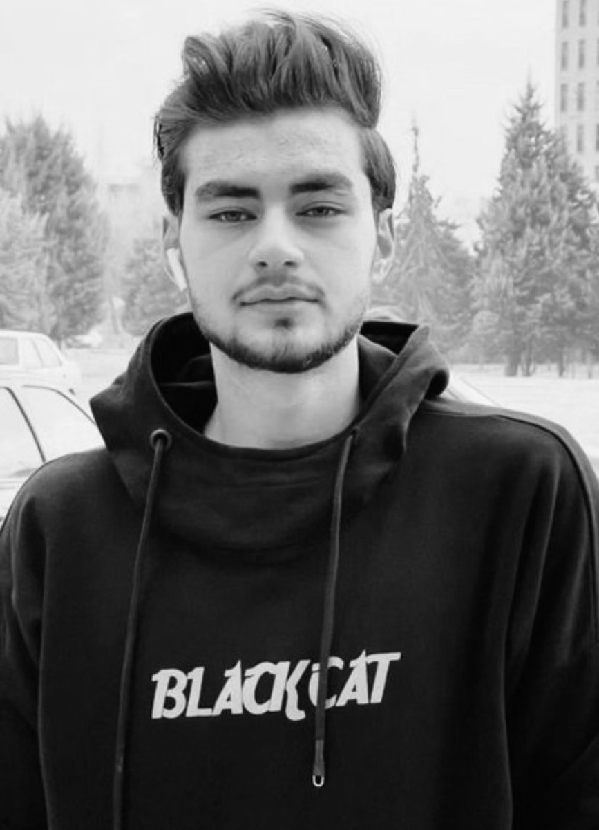 و‌ اما عزیزه من،من برای تو طور دیگری گریسته ام💔

#حمیدرضا_روحی