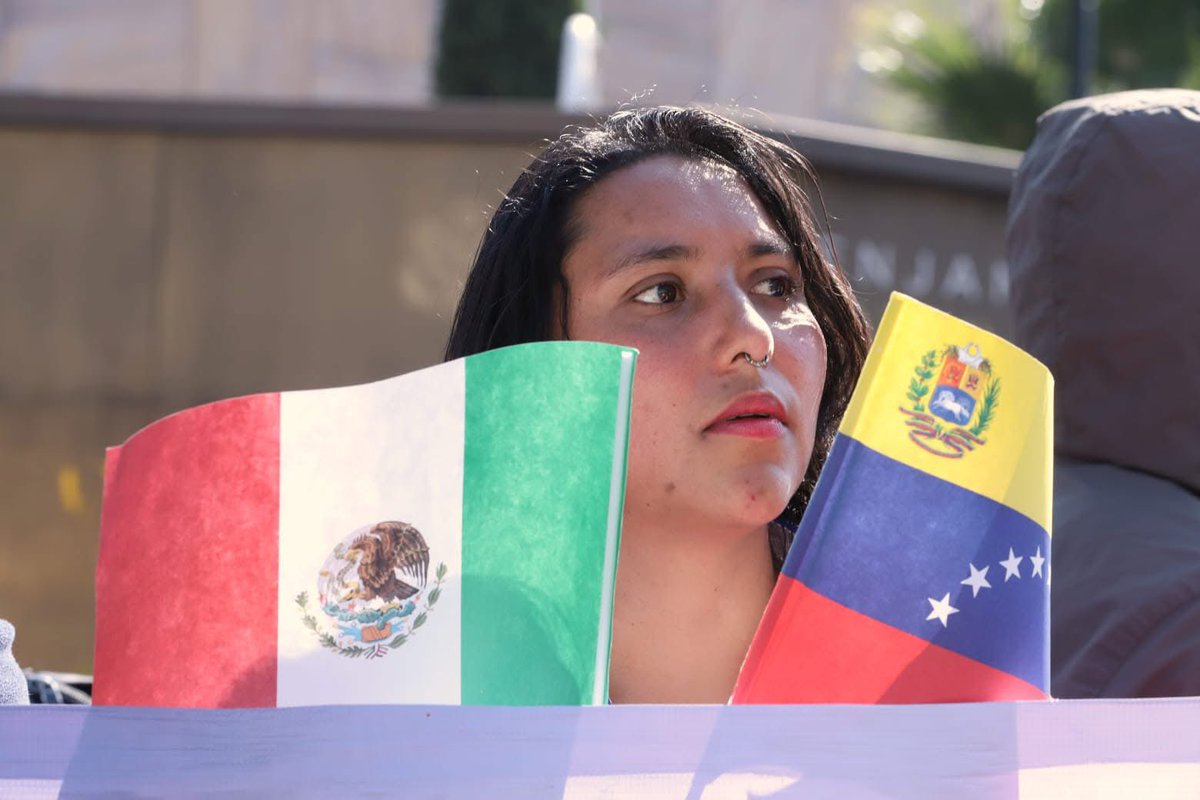 Libertad, Libertad, Libertad para Nicolás Maduro. Alto a la intervención norteamericana. #AméricaLatinaLibre.
