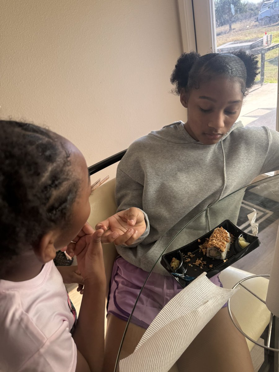 NolanLowe50528's tweet image. I know they hate it sometimes that thier moms a coach 🤷🏽‍♀️🤷🏽‍♀️.. 1st day of at home conditioning. Getting ready for track season!!! 

After all that they just wanted sushi!! 🤦🏽‍♀️🤦🏽‍♀️

#CreatingChampions 
#Trackseasonloading
#yougetoutwhatyouputin