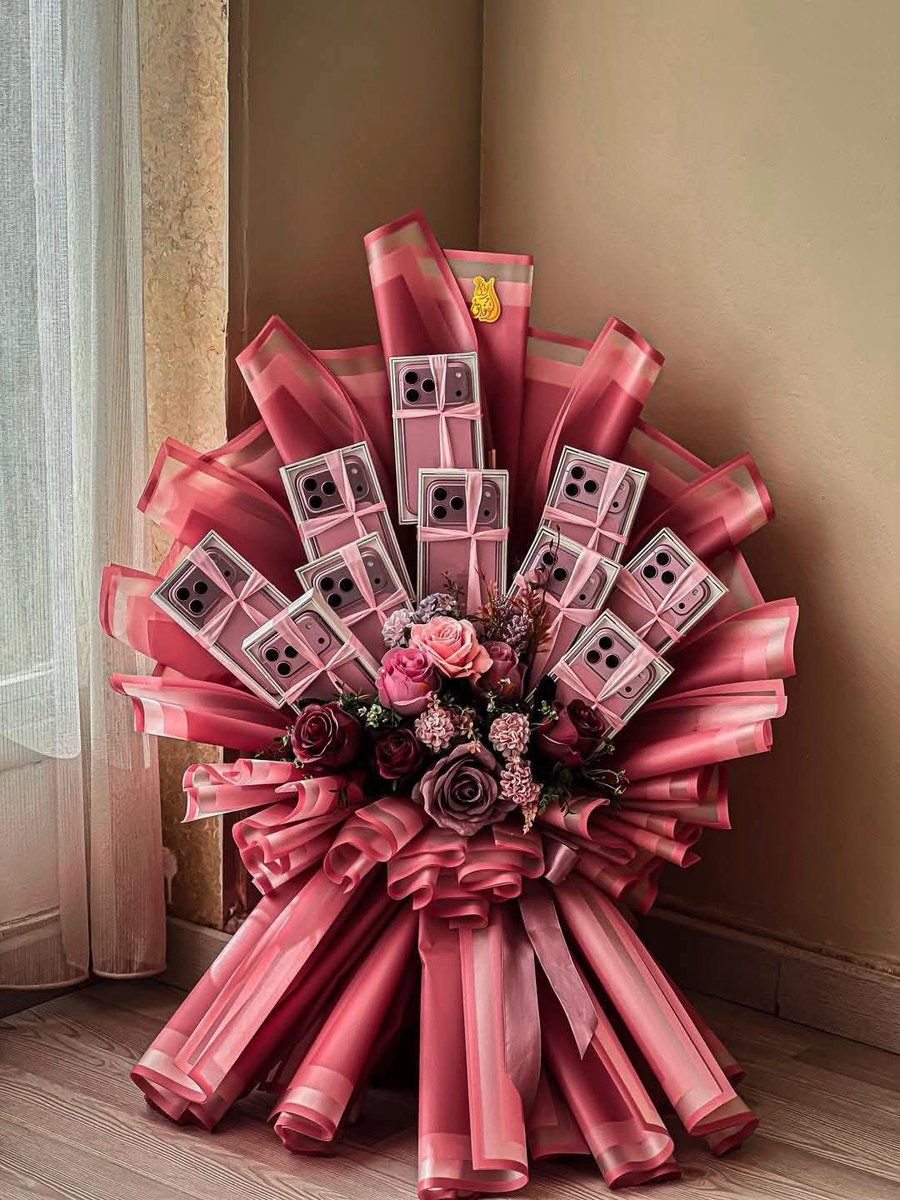 متداول :

شاب ليبي يهدي خطيبته 10 أيفونات 17 برو ماكس ليصالحها ❤️