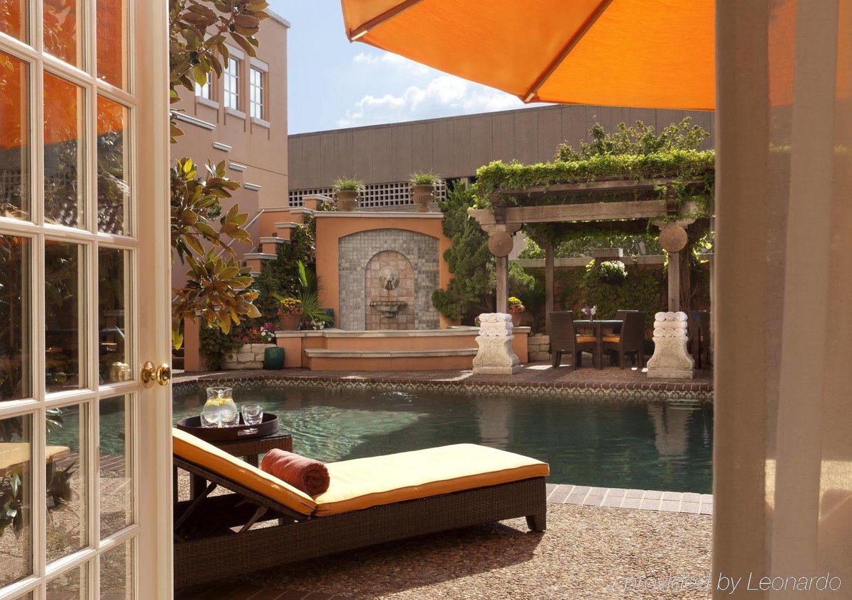 jason_howerton's tweet image. Once a year, my wife and I take some time to live the “DINK” (dual income, no kids) lifestyle.

Basically, the life we’d be living if we didn’t have kids. AND IT’S AWESOME… for like a day.

We leave the kids with a family member. We get the nicest suite. We fulfill the desires…