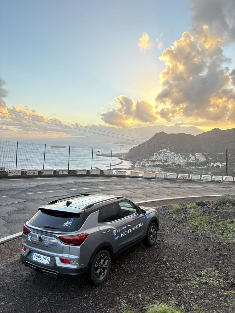 NEW KORANDO 🚙🚗

Gracias infinitas a <a href="/KGMEspana/">KGM España</a> @icamotor_canarias por hacer que mi pretemporada en #tenerife sea mucho mejor y más fácil para cada día de éntrenos 💚❤️

Disfrutando por las carretera y de su comodidad 😍

De la mano siempre  @jacinto_nietomarcelo