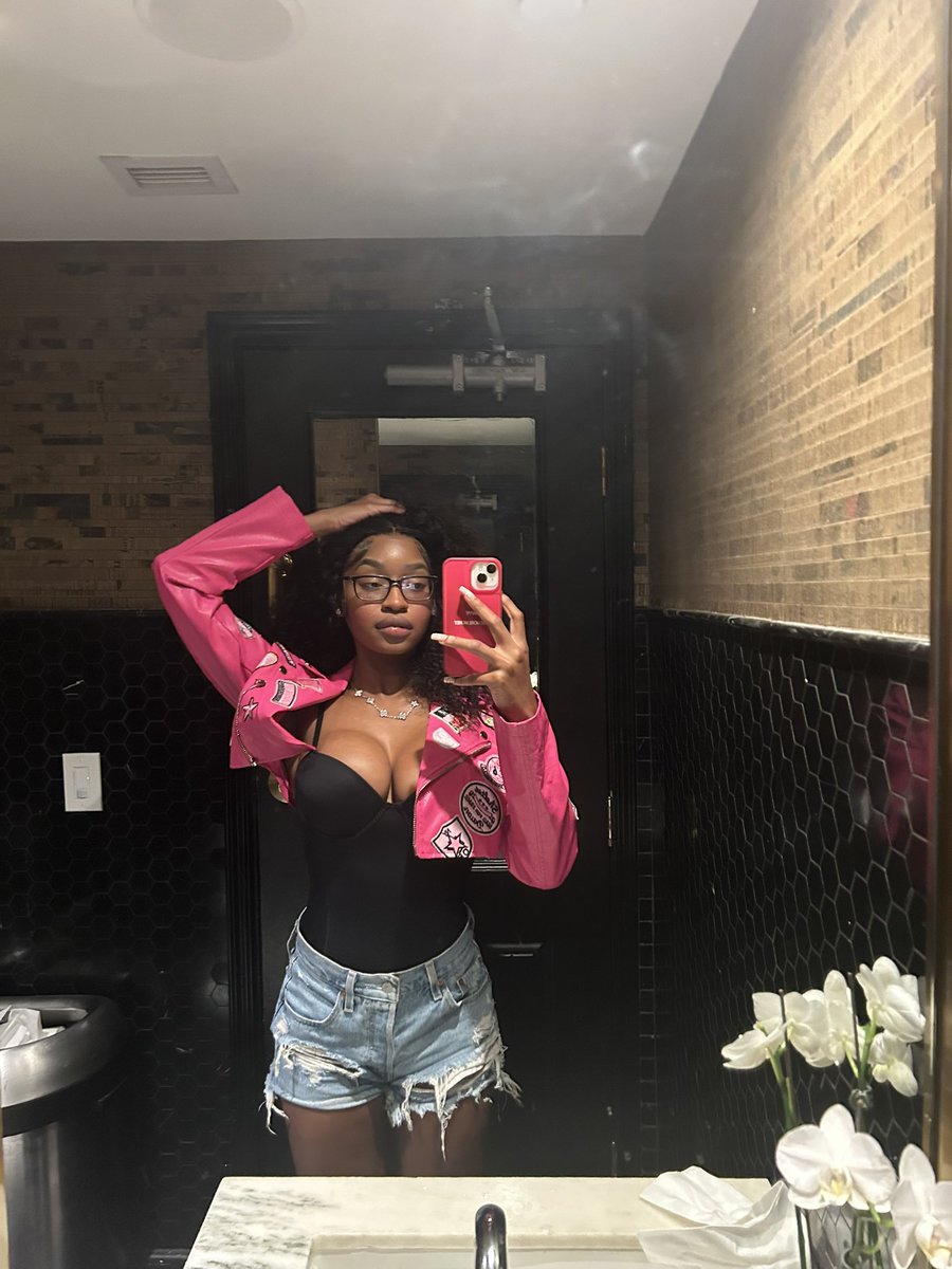 Anastasia 🥀 tweet media