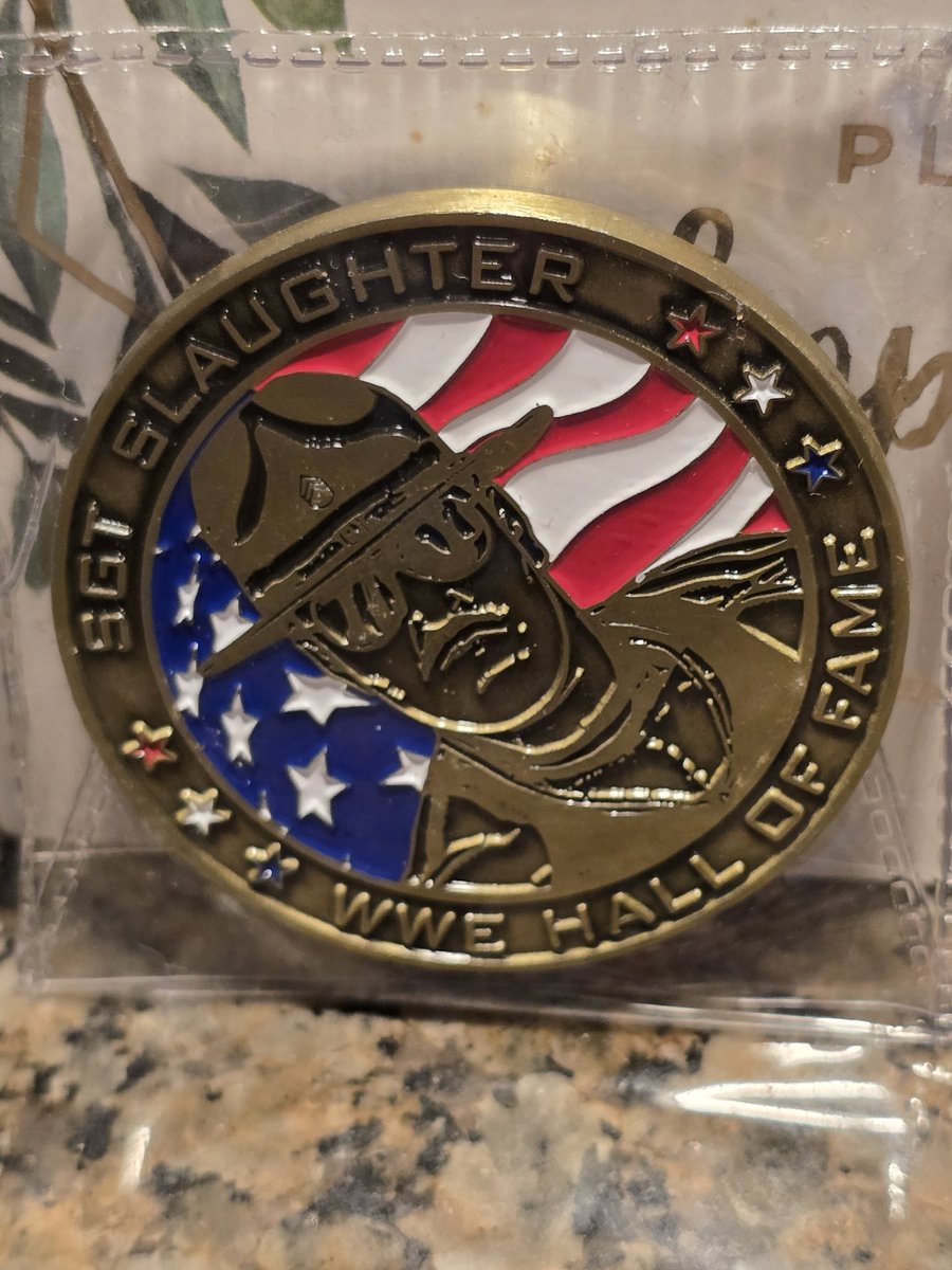 PicDaddy82's tweet image. ATTENTION!!! Meeting @_SgtSlaughter was an Honor! And I some how survived the Cobra Clutch! If you have the chance go and meet him!! AND THATS AN ORDER!!!! 
#GodBless