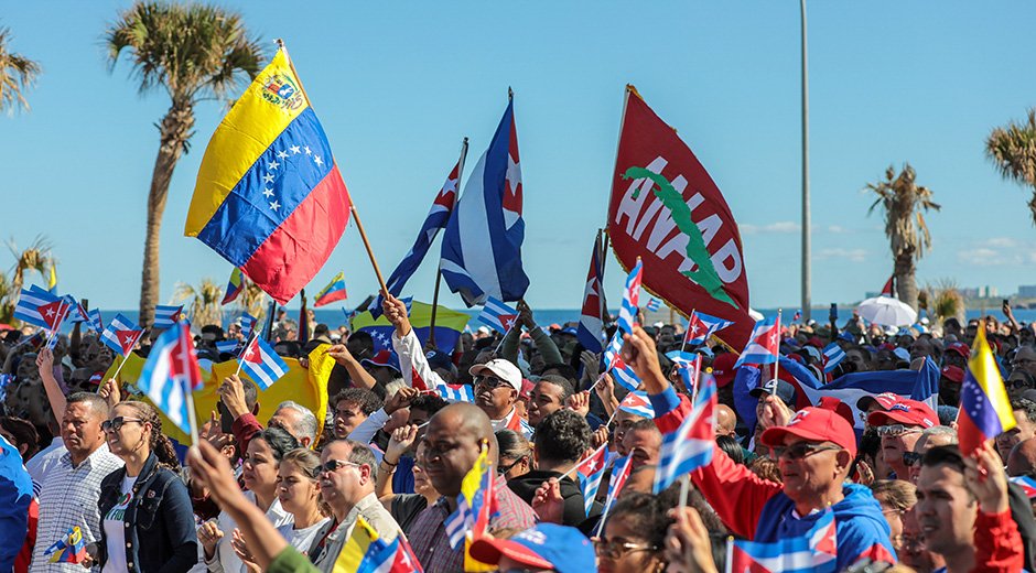 🇨🇺🇻🇪El Gobierno Revolucionario condena en los términos más enérgicos la agresión militar de Estados Unidos contra Venezuela, a la vez que reitera de forma categórica el absoluto respaldo y solidaridad de Cuba con la República Bolivariana y su gobierno

🔗acortar.link/hx9rBB
