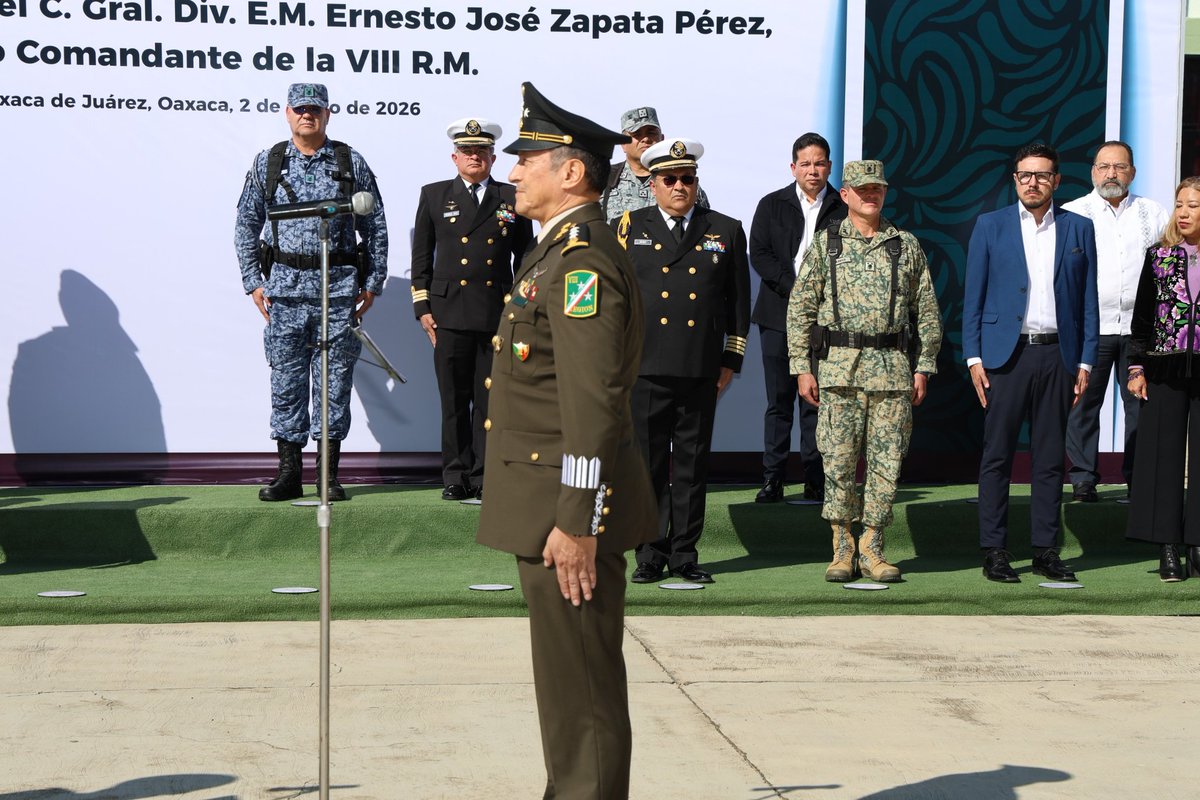 El presidente mpal de Sta Lucía del Camino, <a href="/JC_GMarquez/">Juan Carlos García Márquez</a>, en acto protocolario, la bienvenida al Gral. de División E.M. Ernesto José Zapata Pérez como Comandante de la VIII Región Militar. Próximamente sostendrán una reunión para reforzar acciones conjuntas de seguridad.