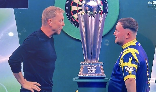 LeePartridge16's tweet image. Seeing Sir Chris Hoy at the darts final between Luke Littler &amp;amp; Gian Van Veen is a wonderful thing to see.

What a legend of a man he is. 

#PDCWorldDartsChampionship #darts