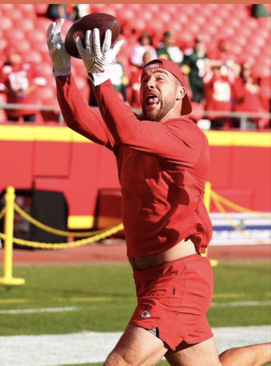 carlajamn's tweet image. Travis Kelce #WPMOYChallenge