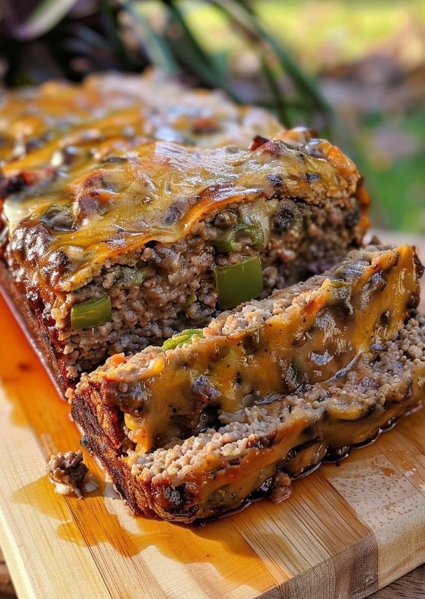 ItsBBQRay's tweet image. Are you a fan of cheesesteak meatloaf?